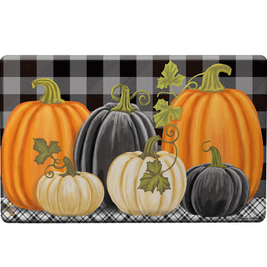 Checkered Pumpkins Comfort Mat