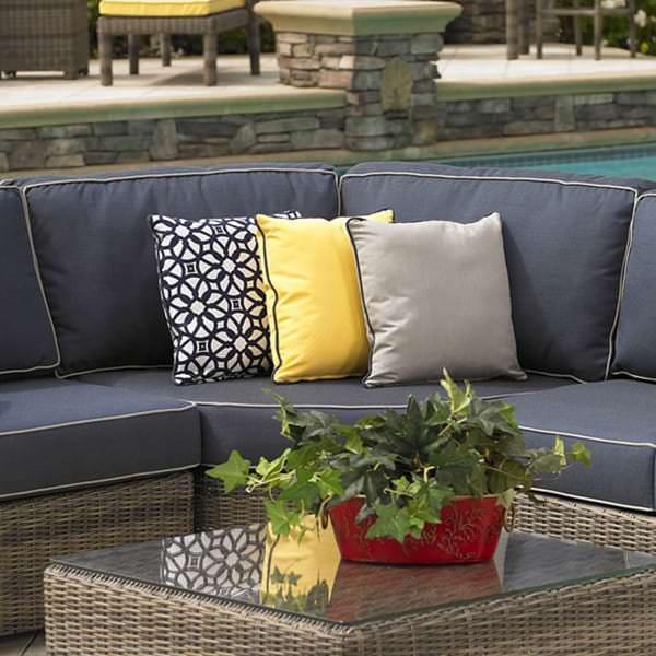 16" Throw Pillows